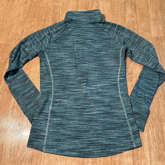 Under armour top - Picture 5 of 5